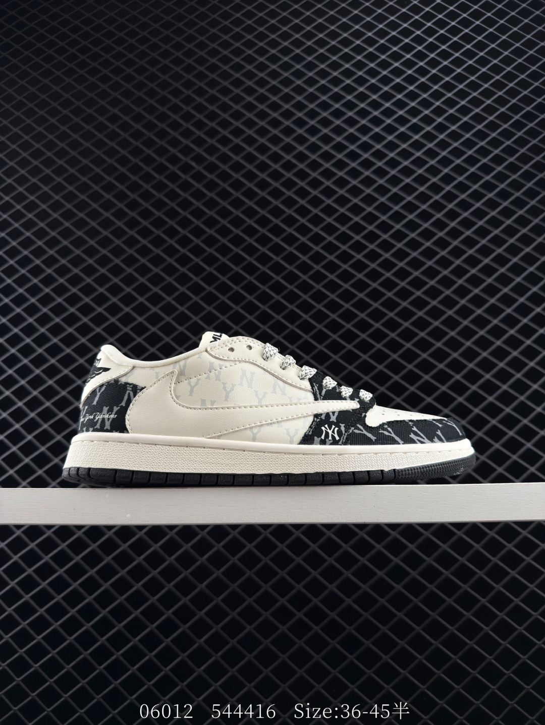 Nike Air Jordan 1 x Travis Scott AJ1